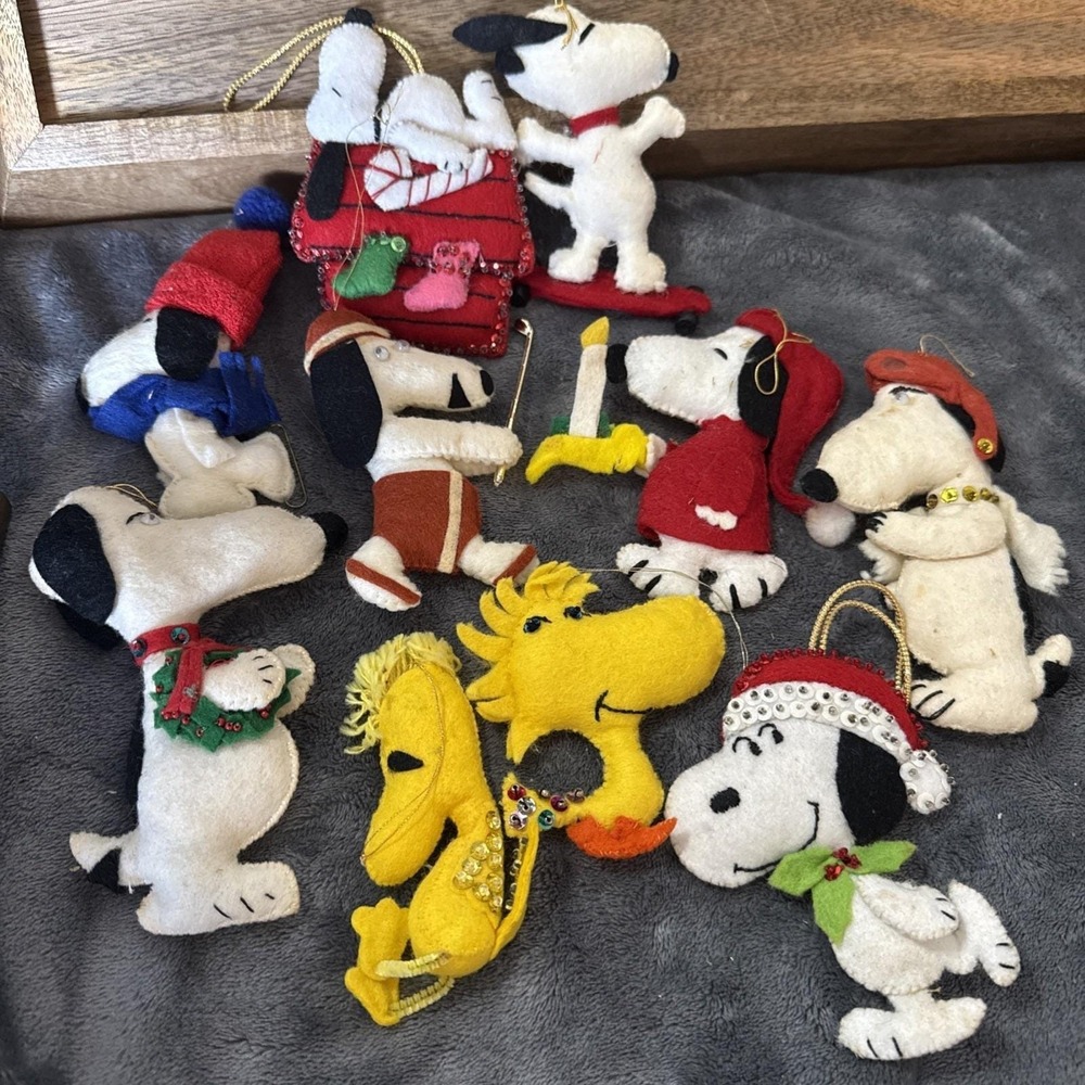Snoopy Woodstock felt ornaments set of 10 VTG